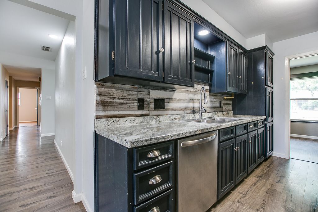 Image 14 of property listing at 3202 Tanglewood Drive, San Angelo, TX 76904