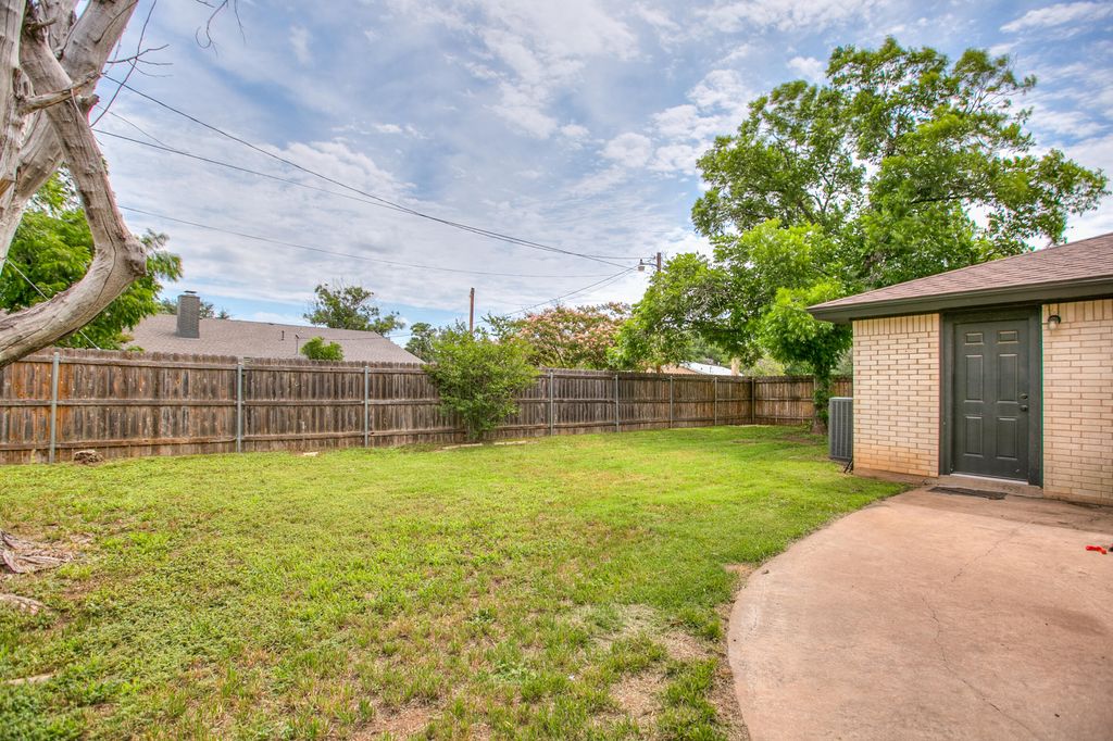 Image 32 of property listing at 3202 Tanglewood Drive, San Angelo, TX 76904