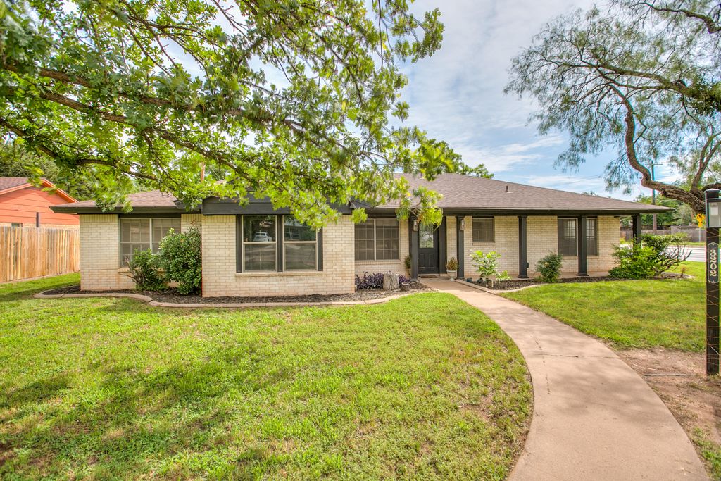 Image 4 of property listing at 3202 Tanglewood Drive, San Angelo, TX 76904