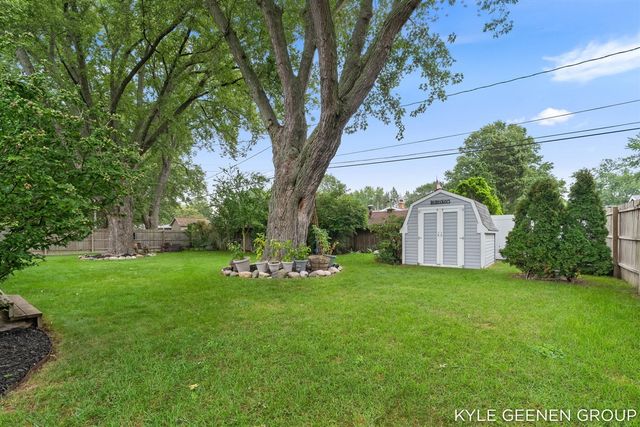 135 Grandview Avenue, Holland, MI 49423