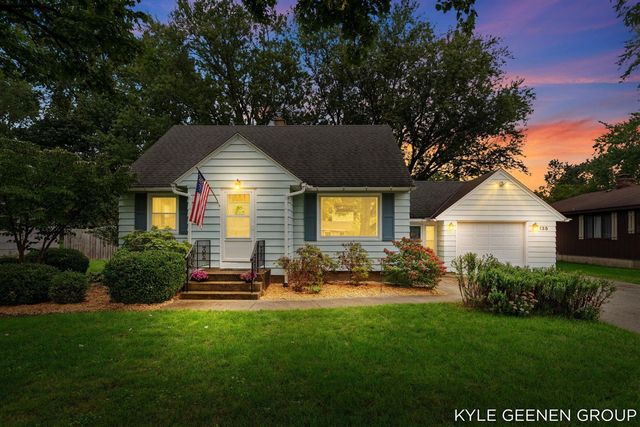 135 Grandview Avenue, Holland, MI 49423