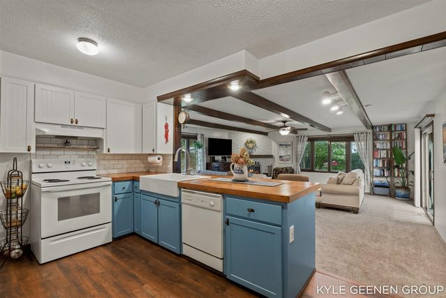 135 Grandview Avenue, Holland, MI 49423