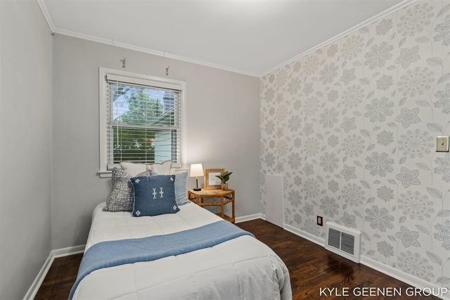 135 Grandview Avenue, Holland, MI 49423