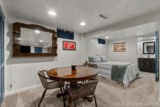 135 Grandview Avenue, Holland, MI 49423
