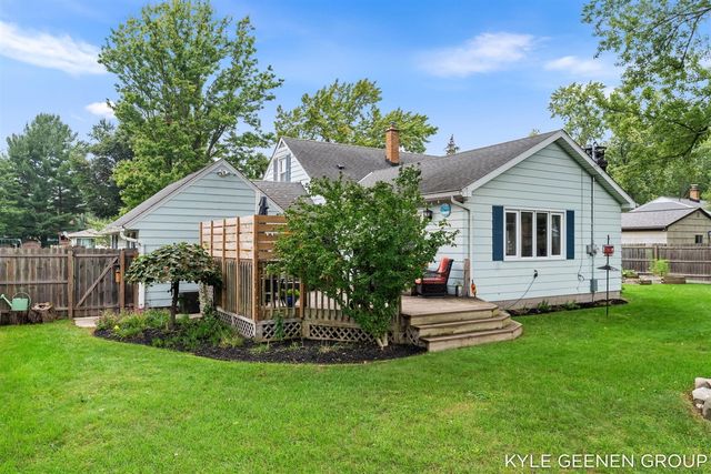 135 Grandview Avenue, Holland, MI 49423