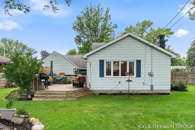 135 Grandview Avenue, Holland, MI 49423