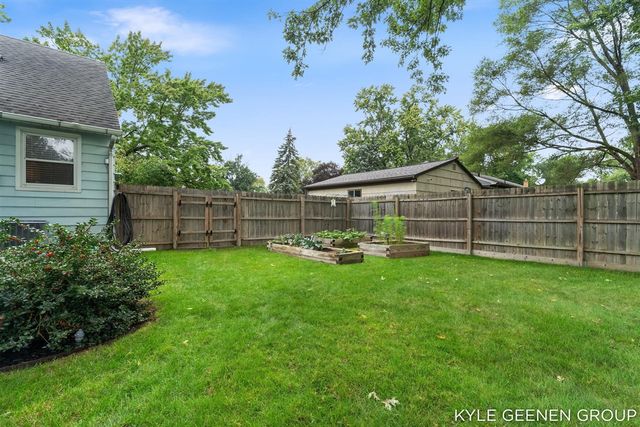 135 Grandview Avenue, Holland, MI 49423