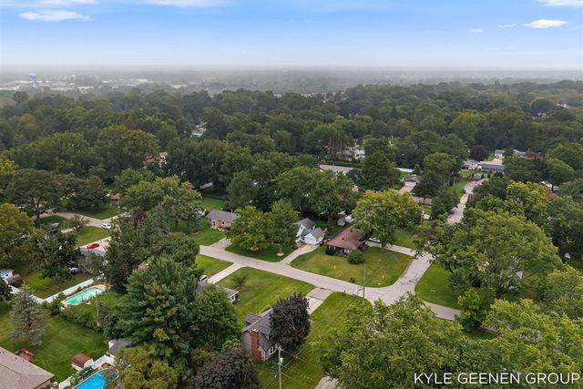 135 Grandview Avenue, Holland, MI 49423
