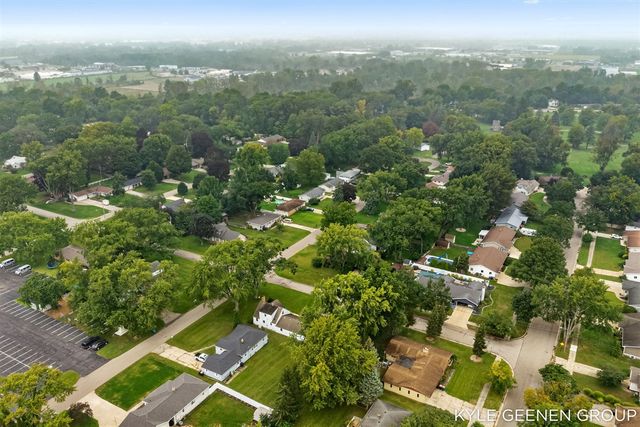 135 Grandview Avenue, Holland, MI 49423