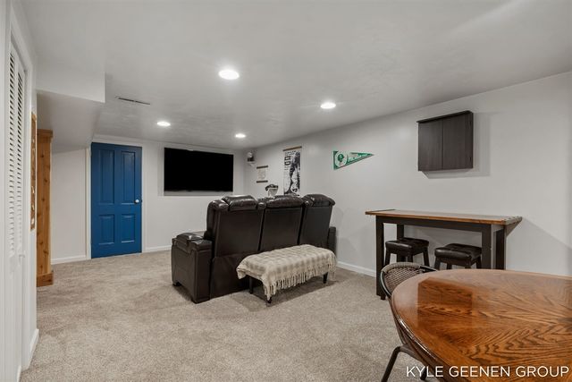 135 Grandview Avenue, Holland, MI 49423
