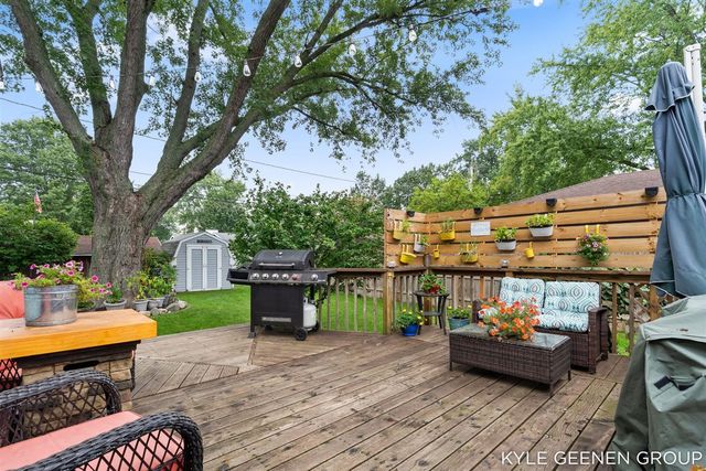 135 Grandview Avenue, Holland, MI 49423