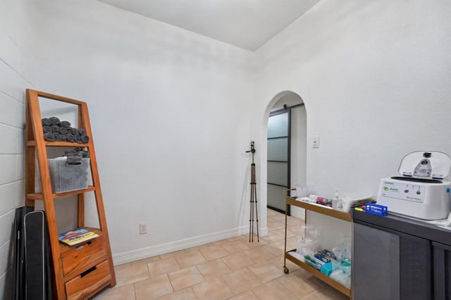2219 Sealy Street, Galveston, TX 77550