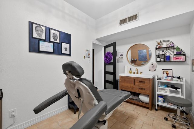 2219 Sealy Street, Galveston, TX 77550