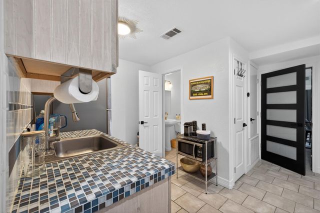 2219 Sealy Street, Galveston, TX 77550