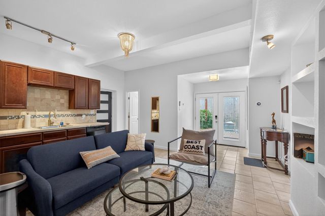 2219 Sealy Street, Galveston, TX 77550