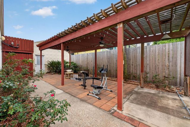 2219 Sealy Street, Galveston, TX 77550