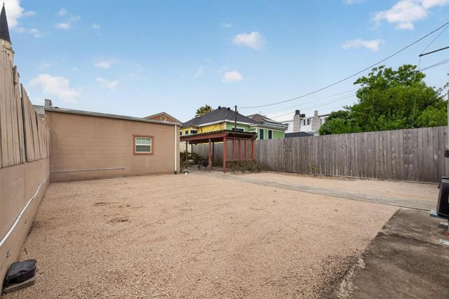 2219 Sealy Street, Galveston, TX 77550