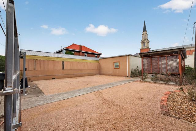 2219 Sealy Street, Galveston, TX 77550