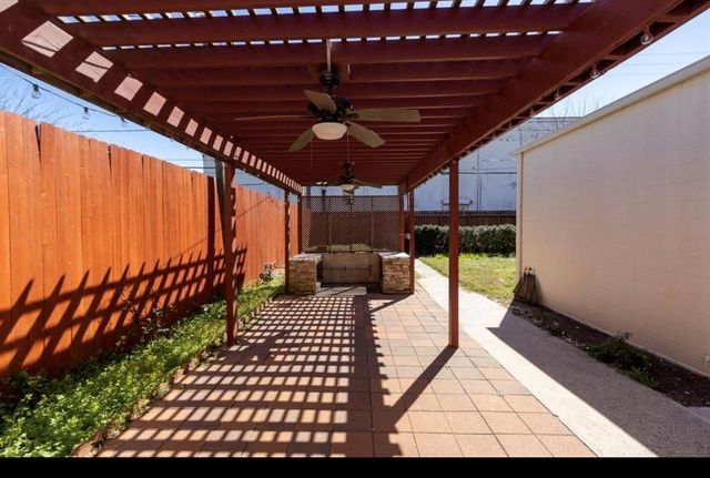 2219 Sealy Street, Galveston, TX 77550