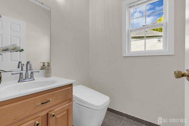 73 Stratton Road, Old Bridge, NJ 07747