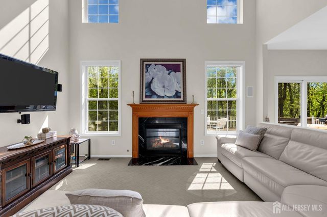 73 Stratton Road, Old Bridge, NJ 07747