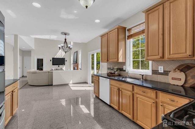73 Stratton Road, Old Bridge, NJ 07747