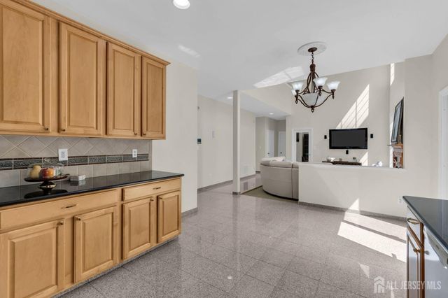 73 Stratton Road, Old Bridge, NJ 07747