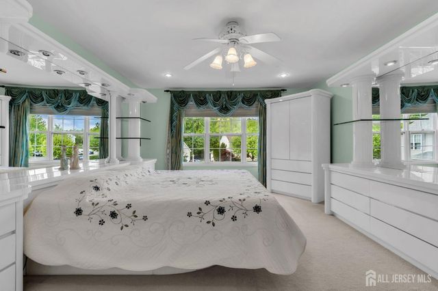73 Stratton Road, Old Bridge, NJ 07747