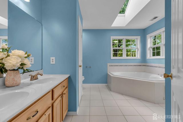 73 Stratton Road, Old Bridge, NJ 07747