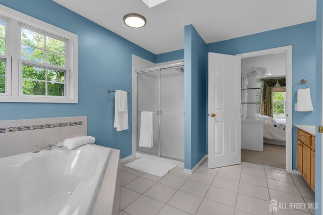 73 Stratton Road, Old Bridge, NJ 07747