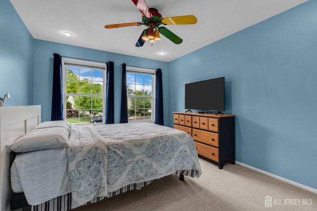 73 Stratton Road, Old Bridge, NJ 07747