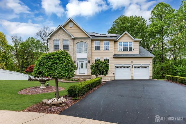 73 Stratton Road, Old Bridge, NJ 07747