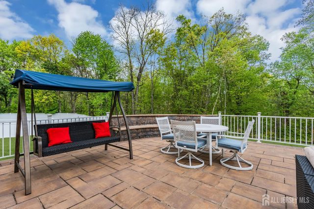 73 Stratton Road, Old Bridge, NJ 07747