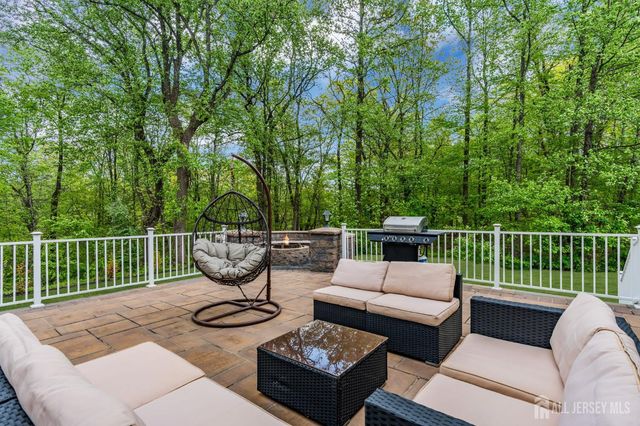 73 Stratton Road, Old Bridge, NJ 07747