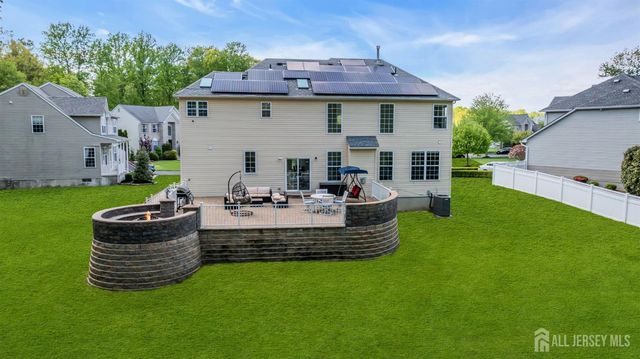 73 Stratton Road, Old Bridge, NJ 07747