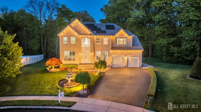 73 Stratton Road, Old Bridge, NJ 07747