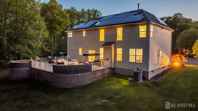 73 Stratton Road, Old Bridge, NJ 07747