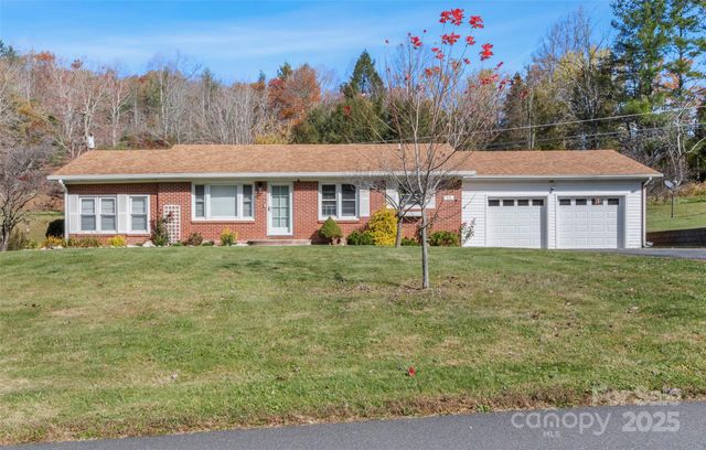 55 Cataberry Lane, Burnsville, NC 28714