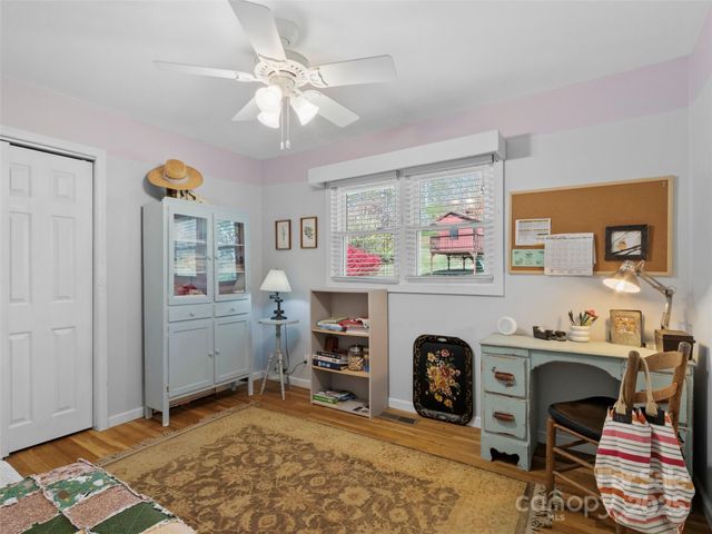 55 Cataberry Lane, Burnsville, NC 28714