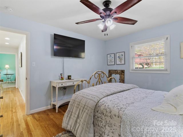 55 Cataberry Lane, Burnsville, NC 28714