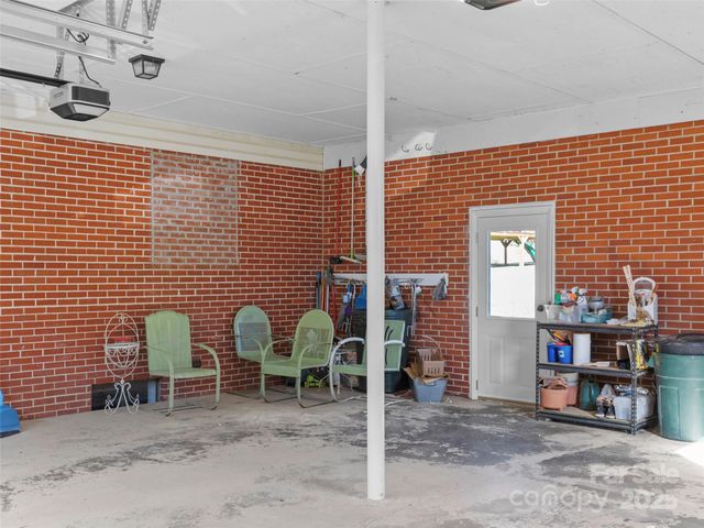 55 Cataberry Lane, Burnsville, NC 28714