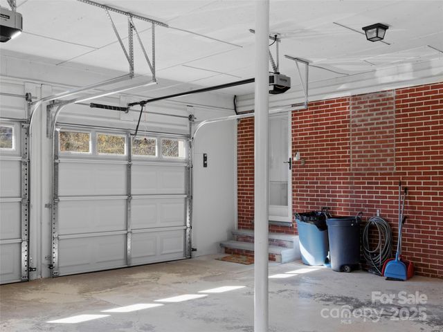 55 Cataberry Lane, Burnsville, NC 28714