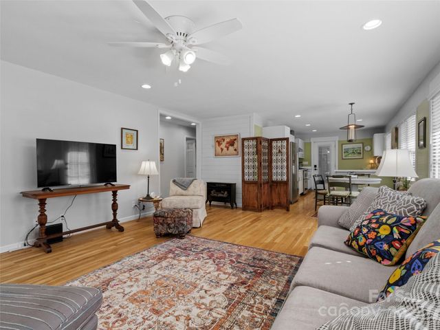 55 Cataberry Lane, Burnsville, NC 28714