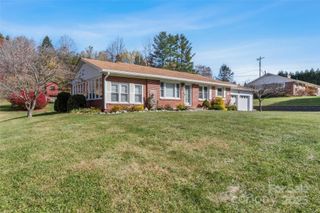 55 Cataberry Lane, Burnsville, NC 28714