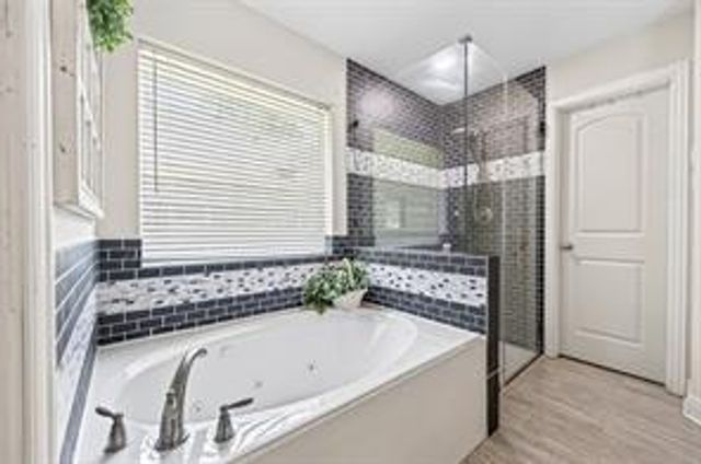 3319 Hemingway Drive, Montgomery, TX 77356