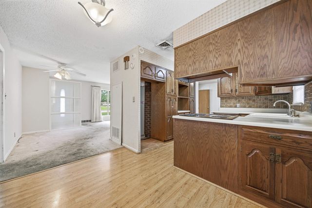 2504 E Clover Ln, Wichita, KS 67216