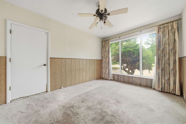 2504 E Clover Ln, Wichita, KS 67216