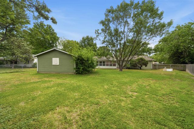 2504 E Clover Ln, Wichita, KS 67216