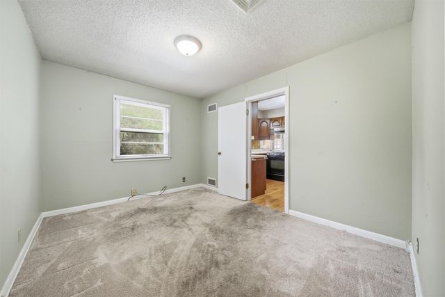 2504 E Clover Ln, Wichita, KS 67216