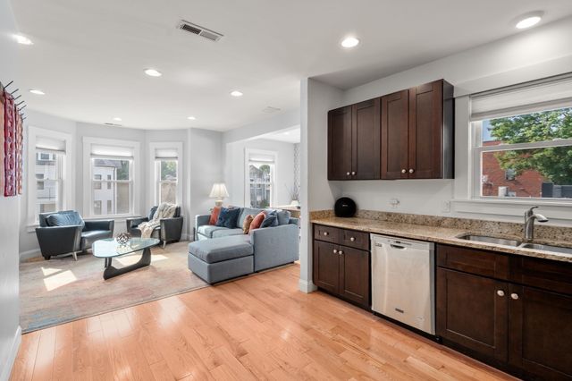 659 Moody St 3, Waltham, MA 02453